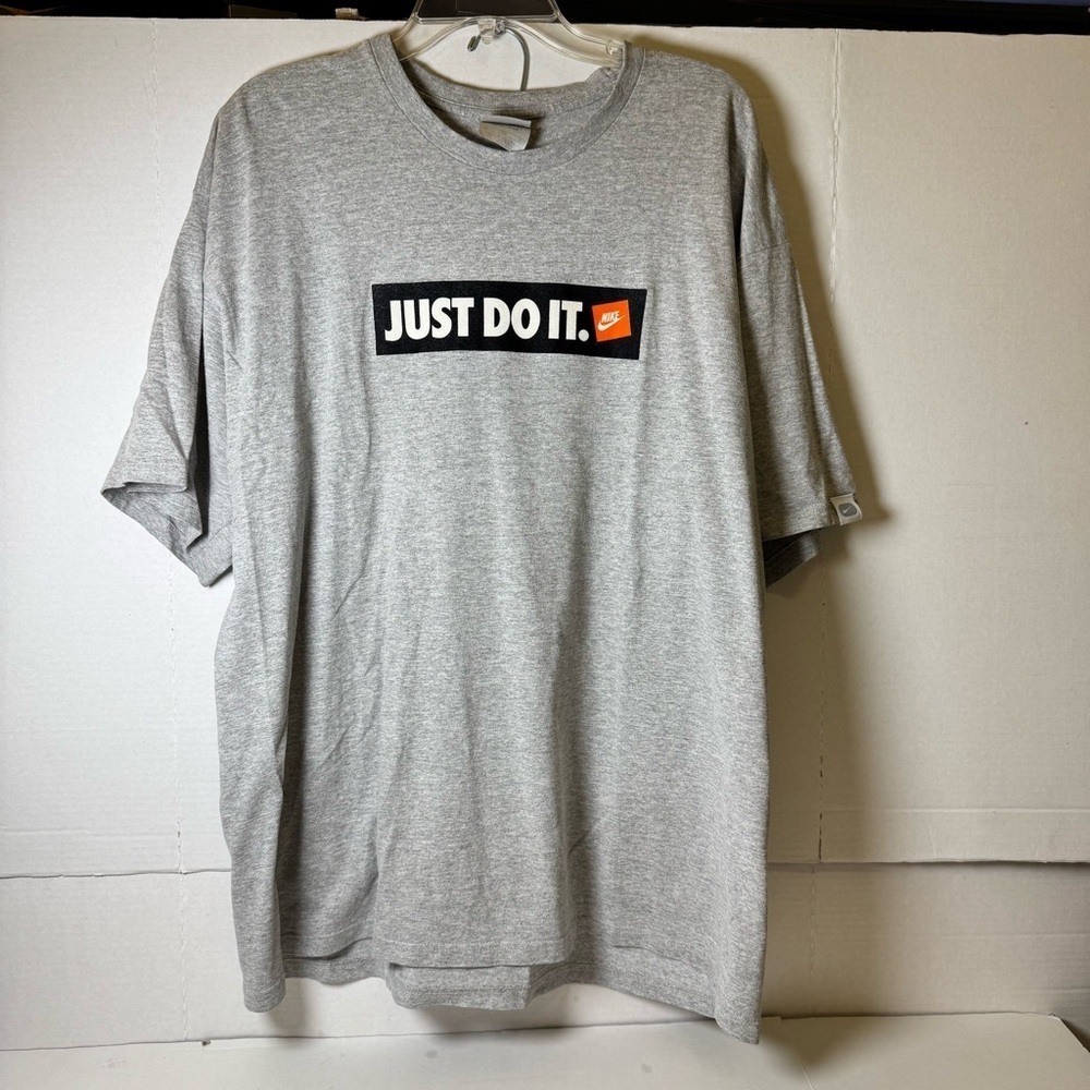Vintage Nike Heather Gray T-Shirt with Just Do It Logo